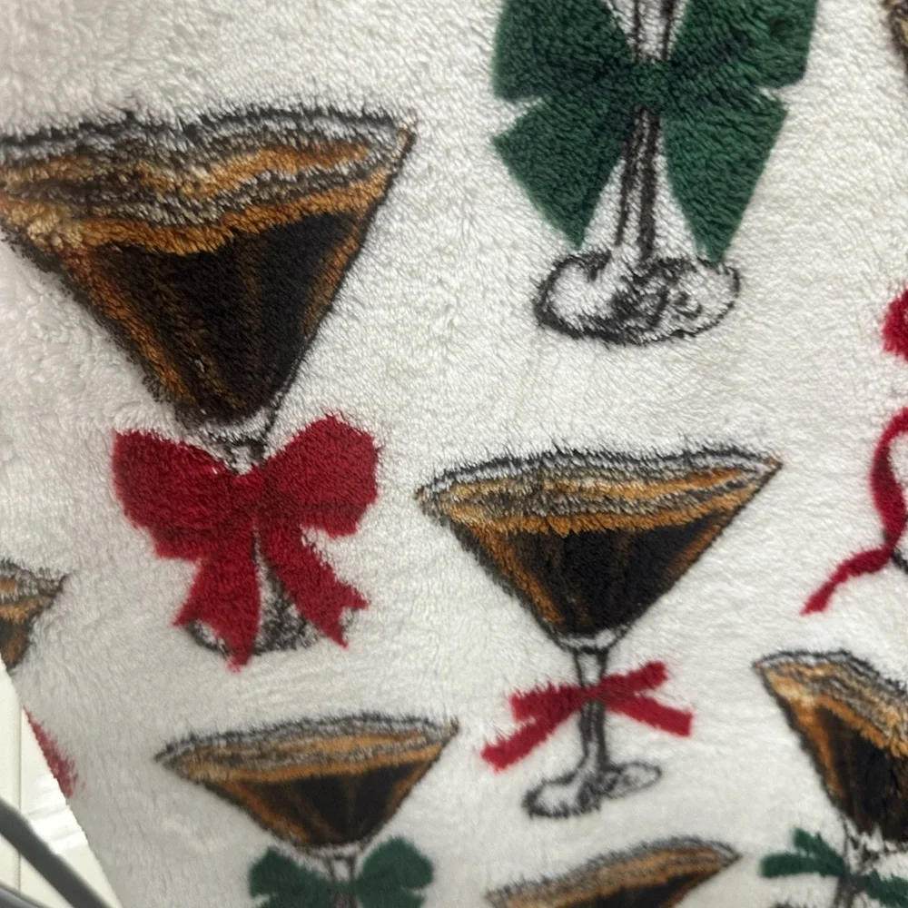 North Pole Espresso Martini Holiday Oversized Heavyweight Throw